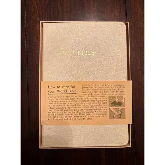 World Bible Student Text Edi King James Vers Red Letter White Imitation Leather - Picture 6 of 16